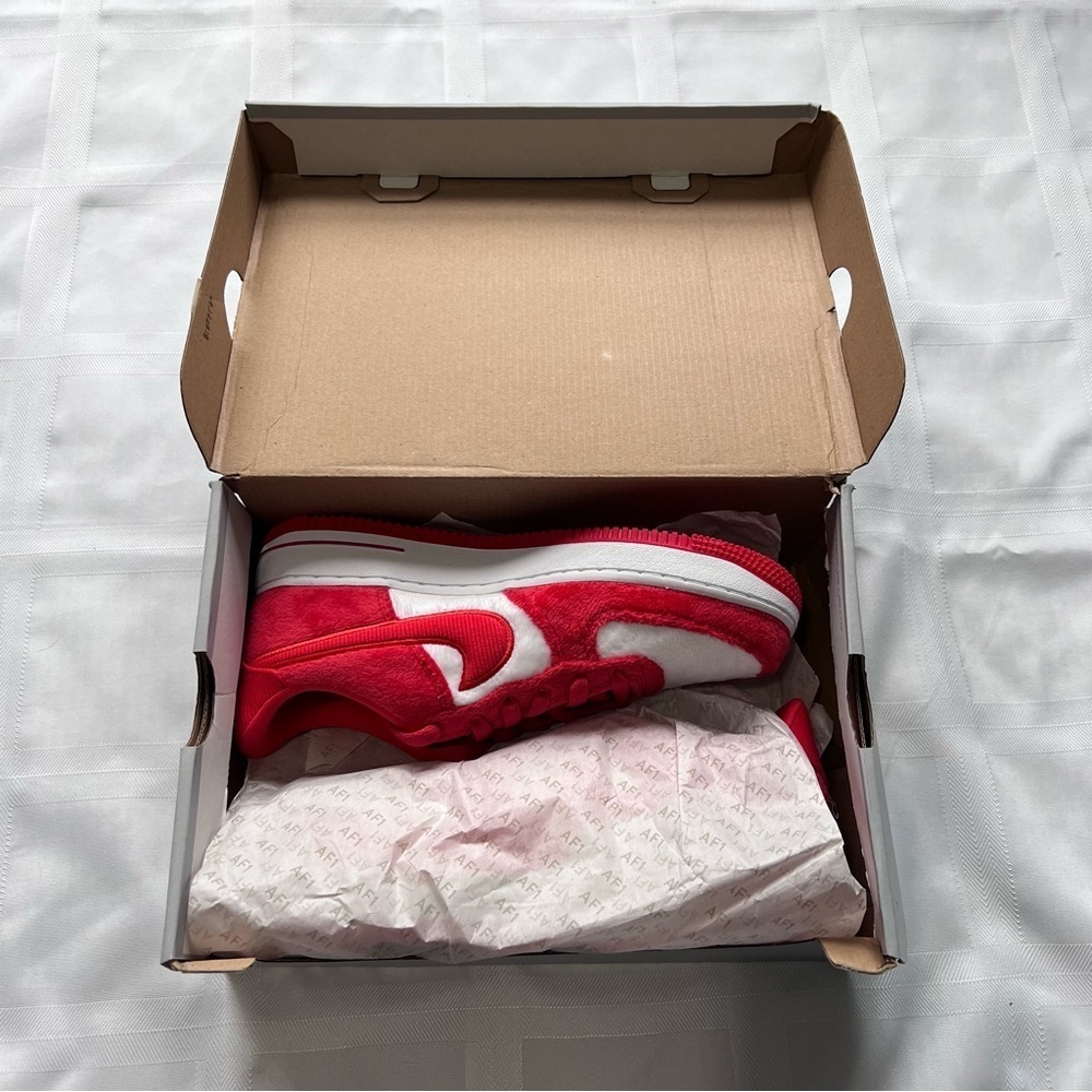 Nike Air Force 1 GS Red & White Low Tops Youth 6.5Y Valentine Vibes - Picture 11 of 12